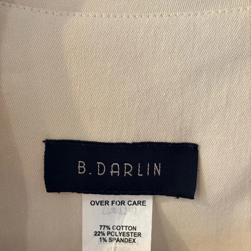 beige,‎ sleeveless, double-breasted belted trench mini dress. Size 11/12